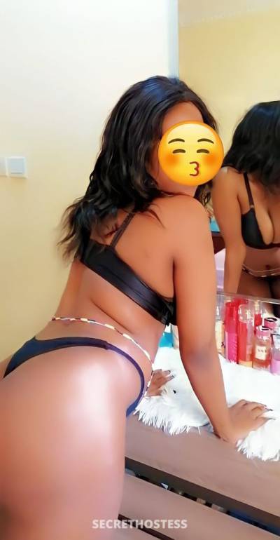 24 year old Escort in Jeddah Ella, escort