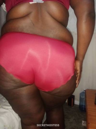 Celeste, masseuse in Nairobi