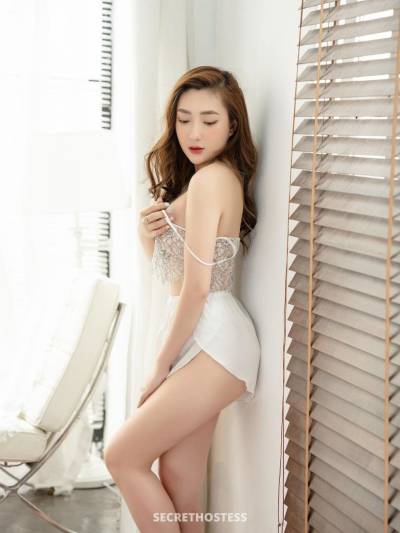 20 year old Asian Escort in Dubai Lisa-Fresh South Korean escort in Dubai, escort
