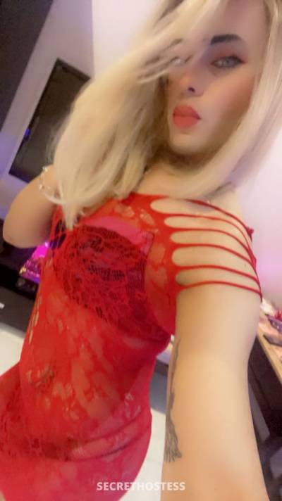 Meky, Transsexual escort in Riyadh