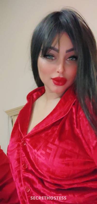 25 year old Lebanese Escort in Dubai Laila Busty Lebanese Model, escort