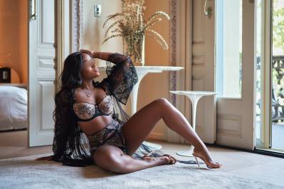 Dark skinned curious kitten, escort in Bali