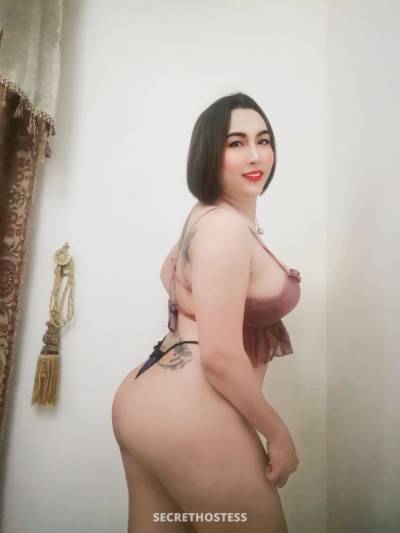 Muna Karuhee, Transsexual escort in Salalah