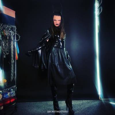 The Goddess Obsidian, Transsexual dominatrix in Melbourne