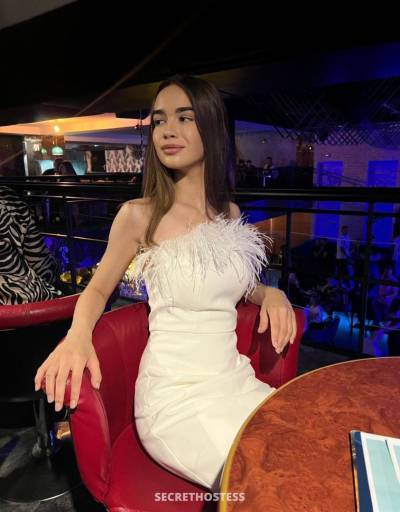 19 year old Escort in Dubai Cleo, escort agency