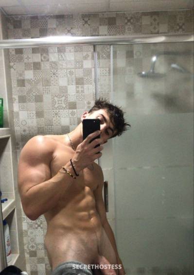 Fra Ragazzo italiano X, Male escort in Dubai