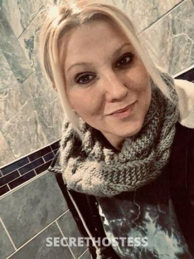 27 year old Escort in Rochester NY U NEED A GOOD GIRL TO MAKE YOU GO BAD ? Give me 2 minutes to