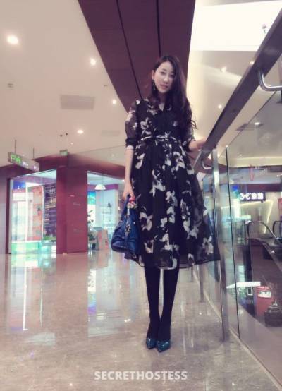 22 year old Asian Escort in Al Manama Friendly Sammy, escort
