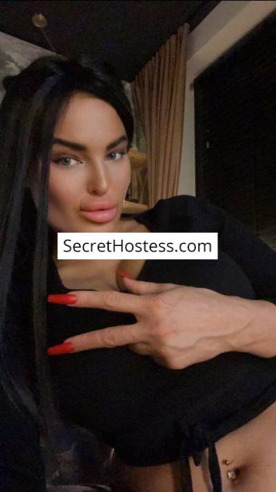 27 Year Old Caucasian Escort Hamburg Black Hair Green eyes - Image 1