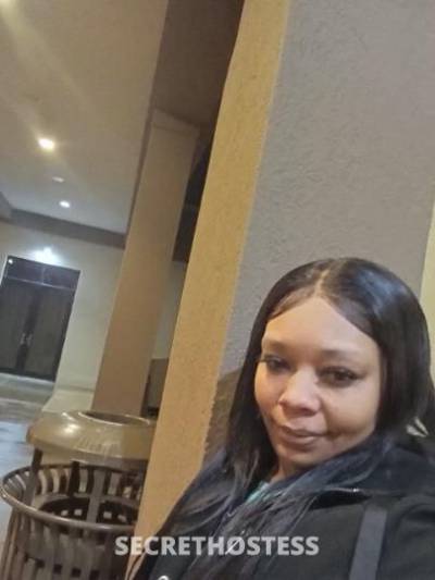 29 year old Escort in Madison WI im a sexy light skinned woman looking to have some fun and 