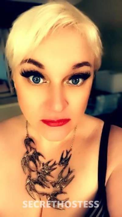 35 year old Escort in Racine WI Come use Viking Barbies thighs as earmuffs