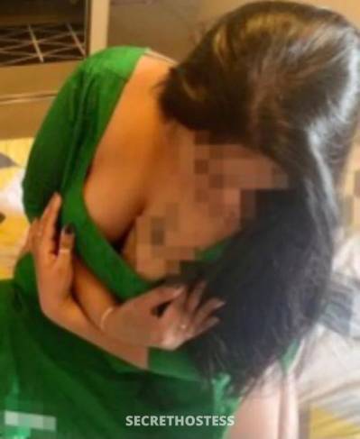 Genuine Curvy South Indian Dimple in Melbourne CBD Now in Melbourne