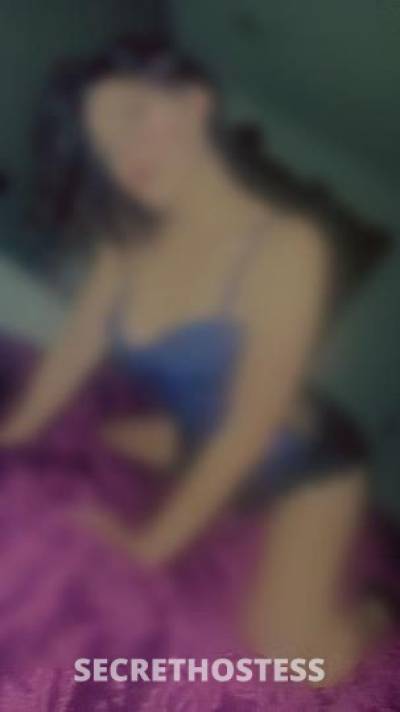 23 year old Escort in Wichita KS im back