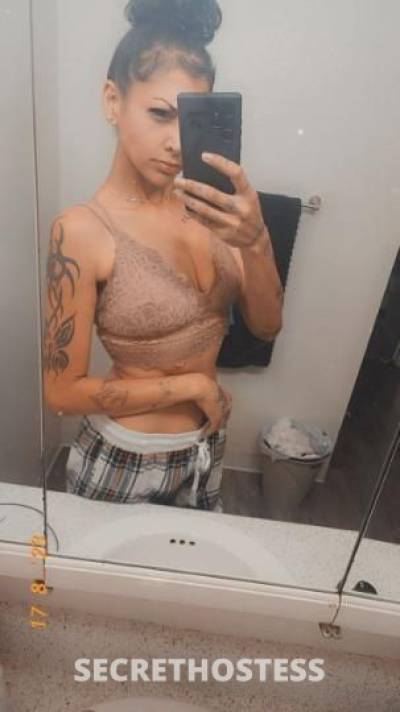 26 year old Indian Escort in Sacramento CA petite East indian FEMALE