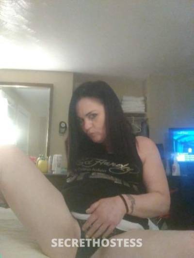 40 Year Old Italian Escort Boston MA Brunette - Image 1