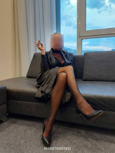 39 Year Old Escort Jeddah Brunette - Image 8