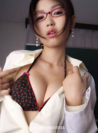 23 Year Old Asian Escort Detroit MI - Image 2