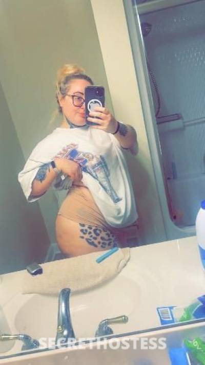 26 year old Escort in Rochester NY Wanna hangout daddy I SQUIRT
