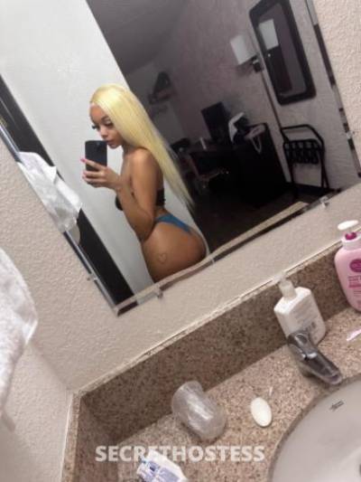 Mixed Babe with Slim 😍 Young Pussy in Des Moines IA