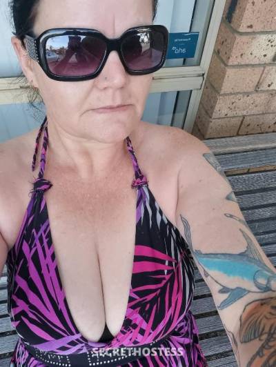 Busty aussie chick needing some help in Perth