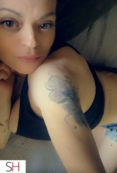 34 year old Caucasian Escort in Winnipeg Sexy and attractive