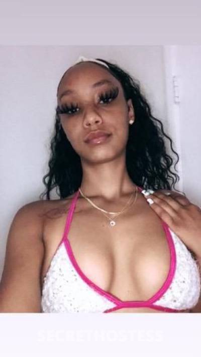 20 year old Escort in Sacramento CA Hey babes its your favorite brownskin barbie