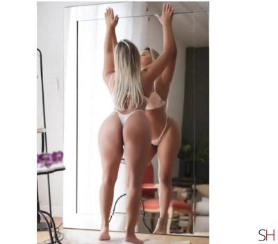 26 year old Brazilian Escort in Leeds SOPHIA.VIP BRAZILIAN CURVY.SEXY . PARTY .GIRL ., Independent