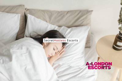 22 year old Japanese Escort in London Winnie