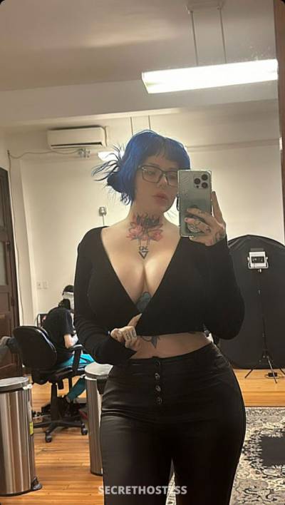 23 year old Escort in Sheboygan WI I'm very much available tonight