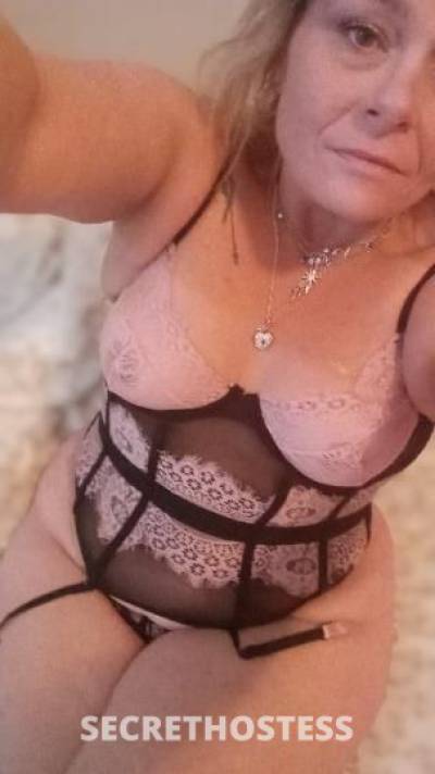 freaky mind blowing experience by a thick smart sexy fun  in Bloomington IL