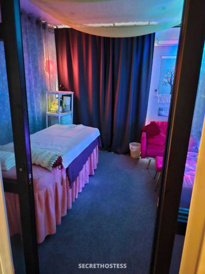 21 year old Asian Escort in Queensbury NY .the strongest lineup in new york, the most beautiful curves