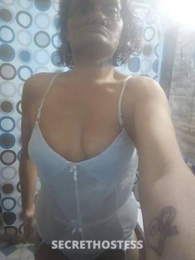 45 year old American Escort in Louisville KY massages