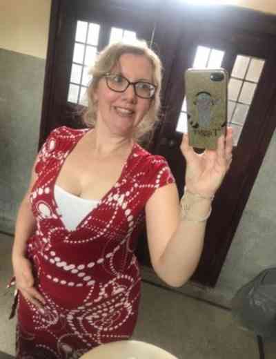💋🍆💋 55 years old divorced unhasppy mom need a sex  in Albany