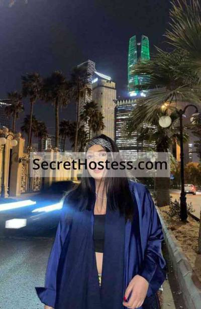 25 Year Old Saudi Escort Jeddah Black Hair Grey eyes - Image 9