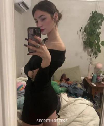 23 year old Escort in San Mateo CA xxxx-xxx-xxx Text me on Snapchat @queenclara223 or Text me 