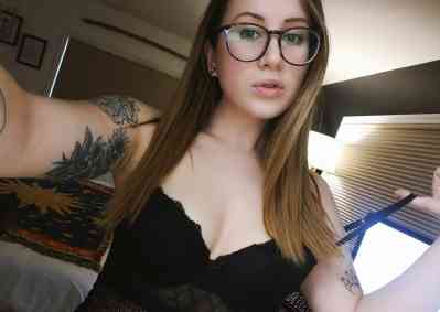 21 year old Escort in Sydney i am sexy girl