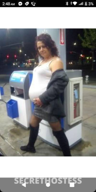 Pregnant and Horny in Bakersfield CA