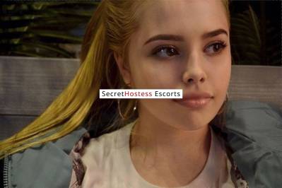 20 year old Ukrainian Escort in Riyadh Lady