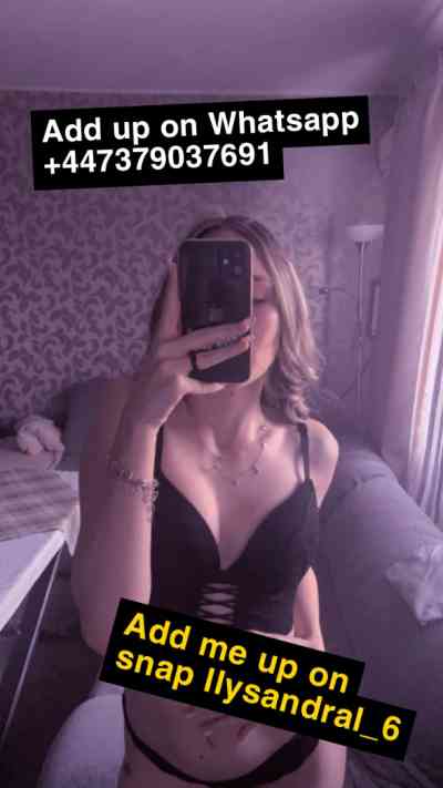 Am available for hookup in Barri