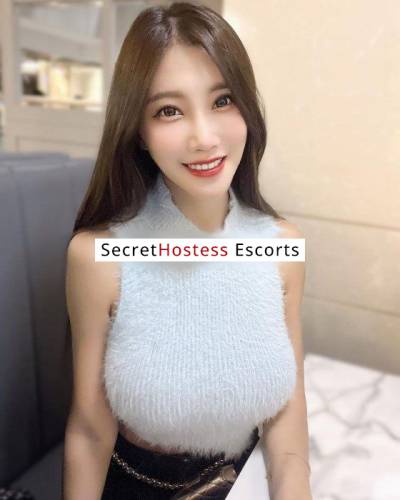 25 year old Asian Escort in Prague Meg