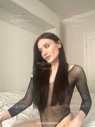 28 Year Old European Escort Dubai Brunette - Image 4