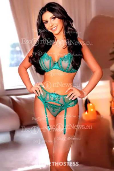 0 year old Escort in Berlin Merrit, Agency Model