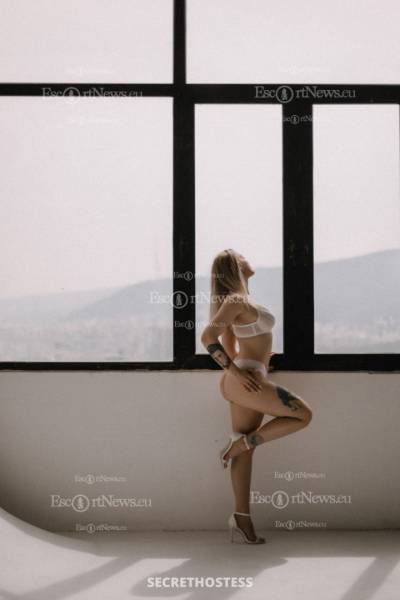 29 Year Old European Escort Dubai Green eyes - Image 3