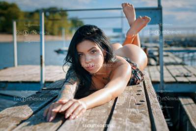 21 Year Old European Escort Dubai Brunette - Image 6