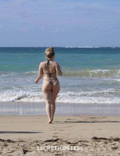 22 year old Escort in Tucson AZ Bombshell, big personality, big booty