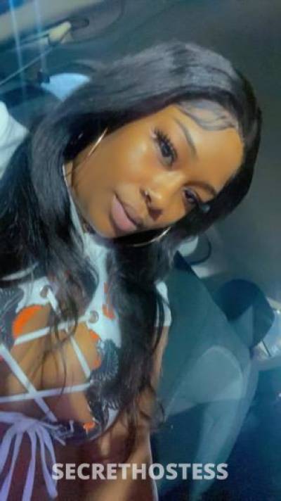 24 year old Escort in Kansas City MO WEATHER SPECIAL QV 100 hhr 130 hr 200 come come