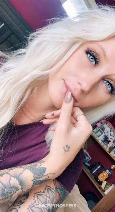 22 year old Escort in Visalia CA xxxx-xxx-xxx Daddy c’mon spank me hard