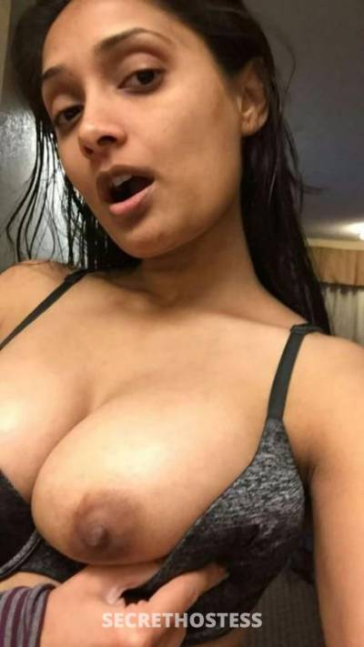 Indian babe new face in the town, catch up now in Tamworth