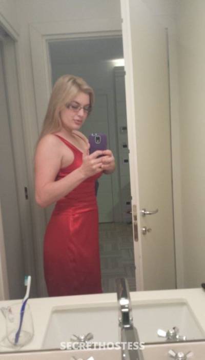 25 year old Escort in Auburn AL RideEEEEEE to Work.........ASAP