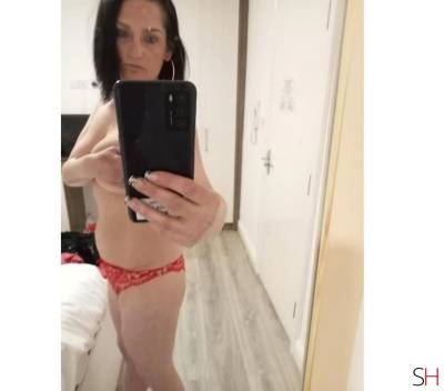 Frankie 40Yrs Old Escort Leicester Image - 1